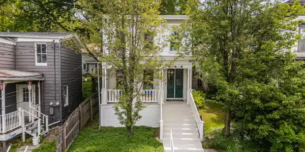 16 Worth Avenue