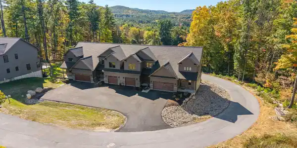 24 Hill Crest Lane