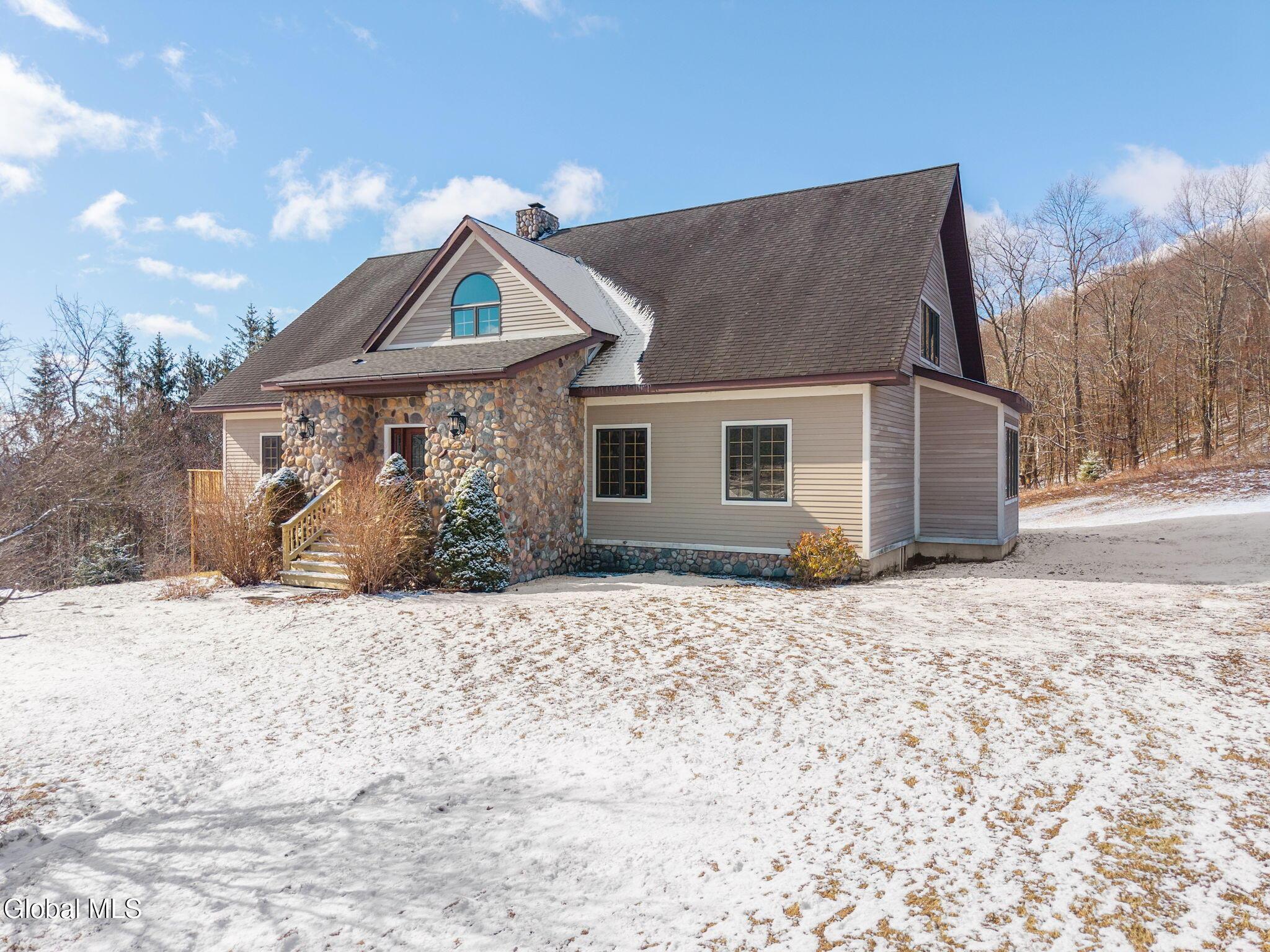 Image 1: 5-1563TowerMountainRd_05