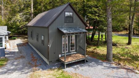 85 Hunt Lake Road