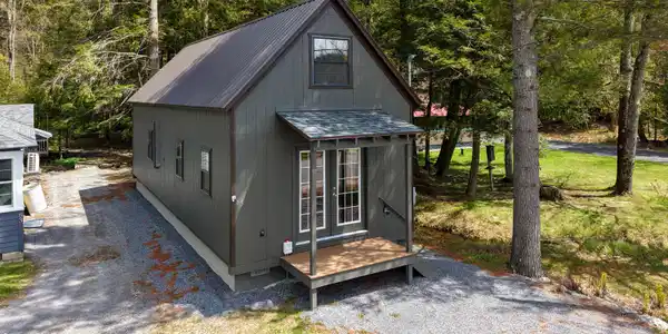 85 Hunt Lake Road