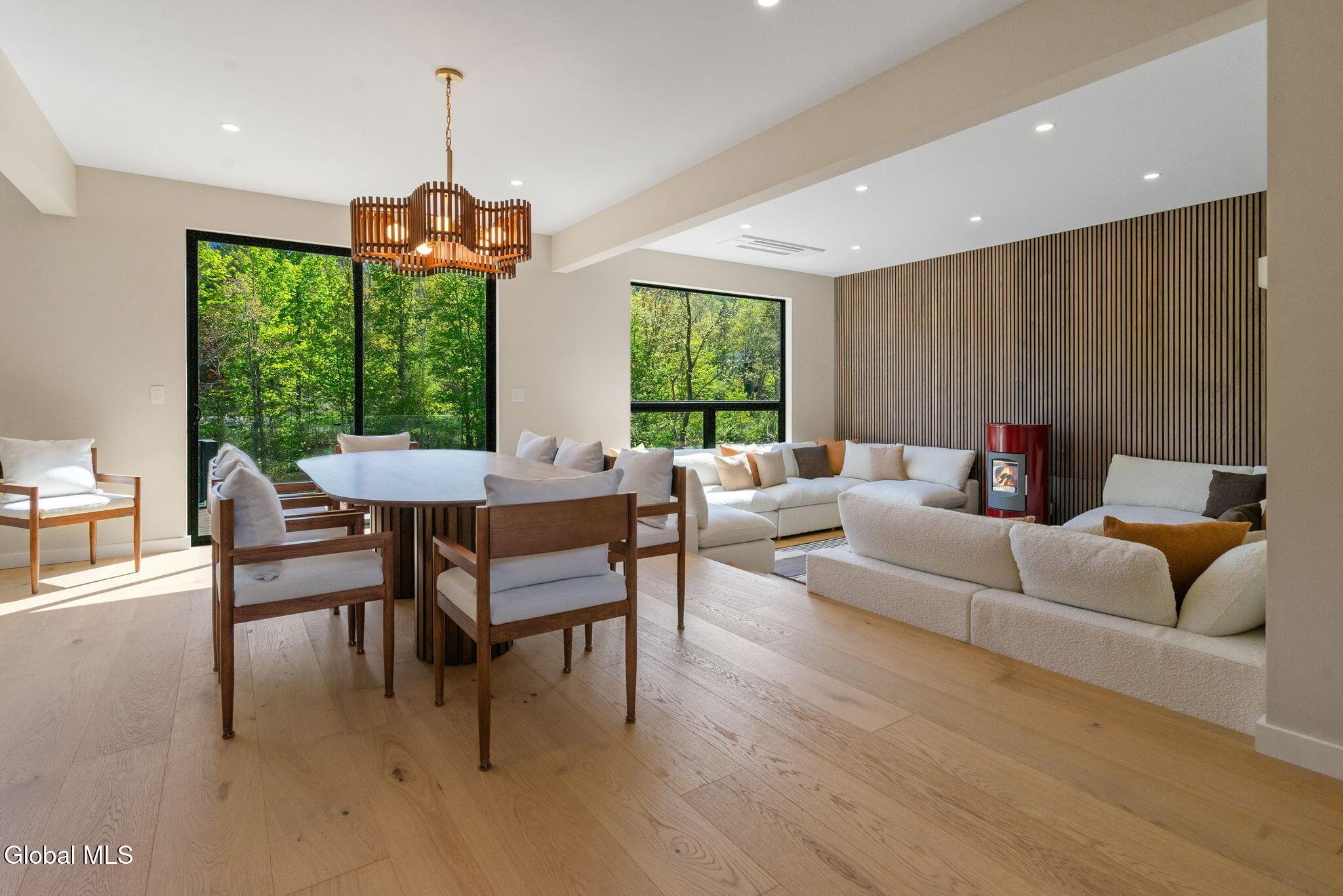 Image 3: 5-web-or-mls-main-st