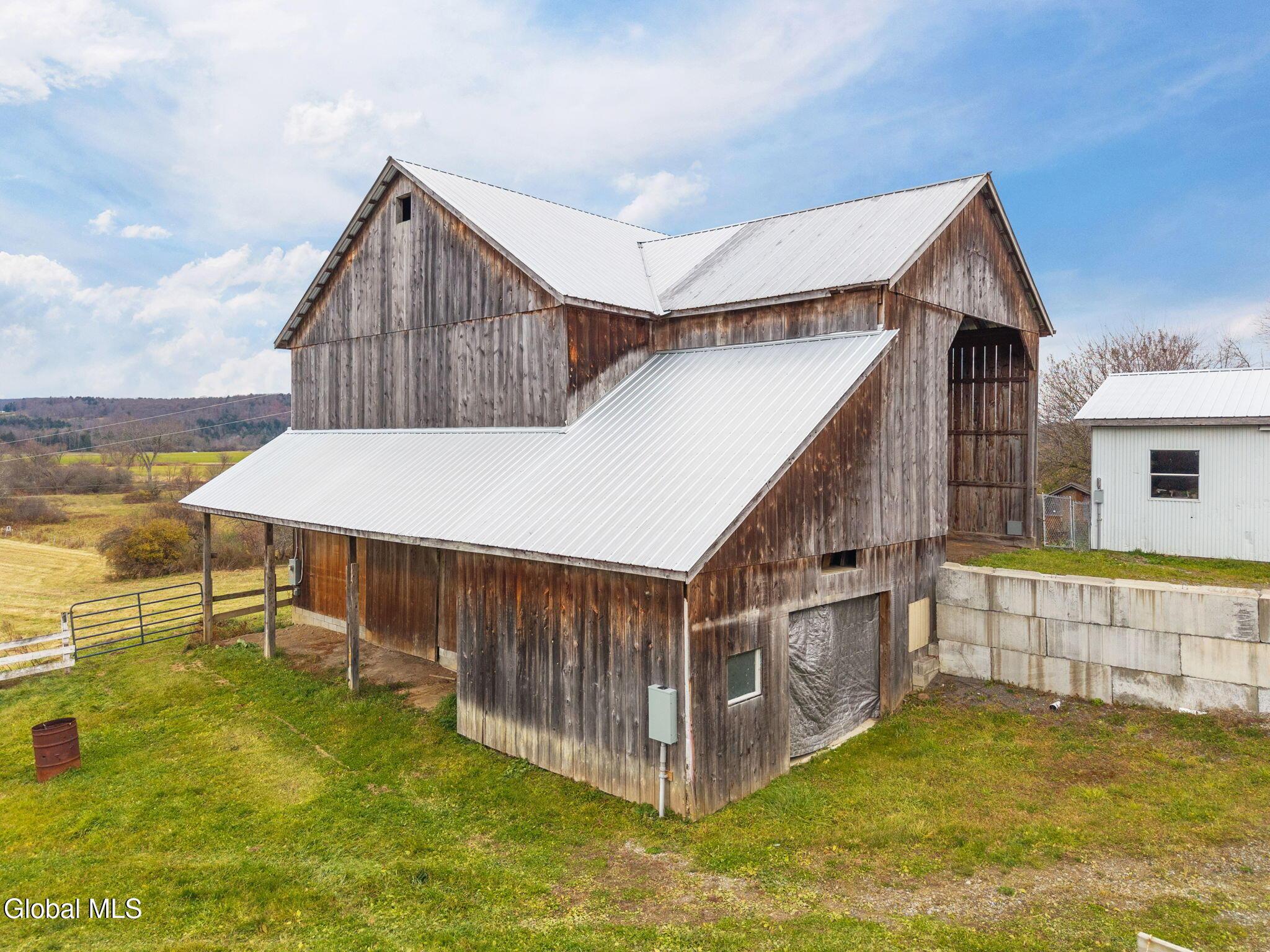 Image 2: 48-4969CountyHwy18_48