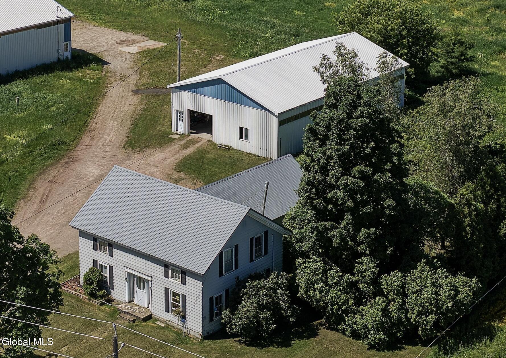 Image 2: 44 Lake St