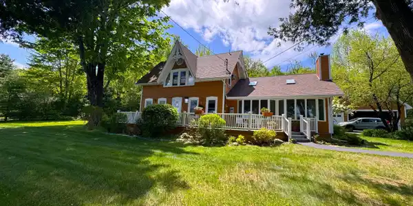 Image 2: 860 Trout Lake Rd