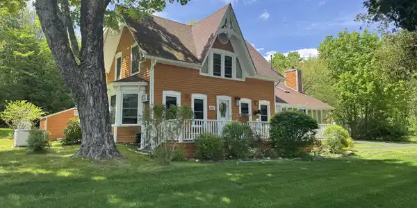 Image 3: Front