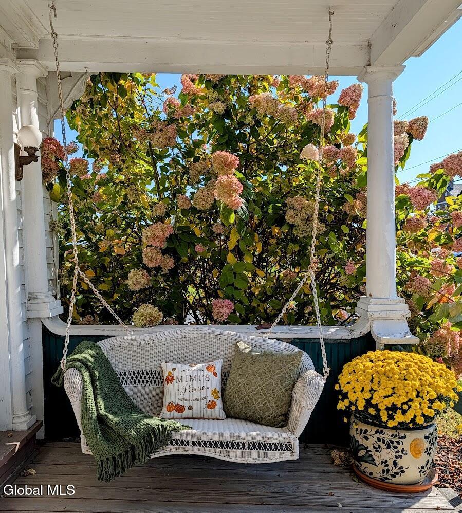 Image 4: Wetherby Porch