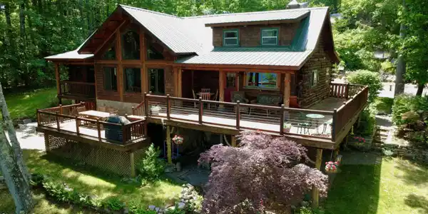 7955 Lakeshore Drive