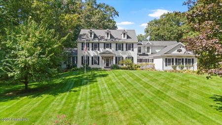 5 Winding Brook Drive