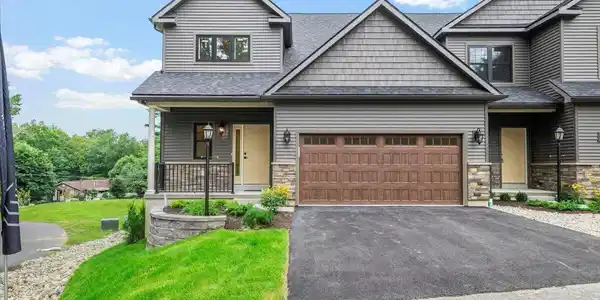 9 Hill Crest Lane