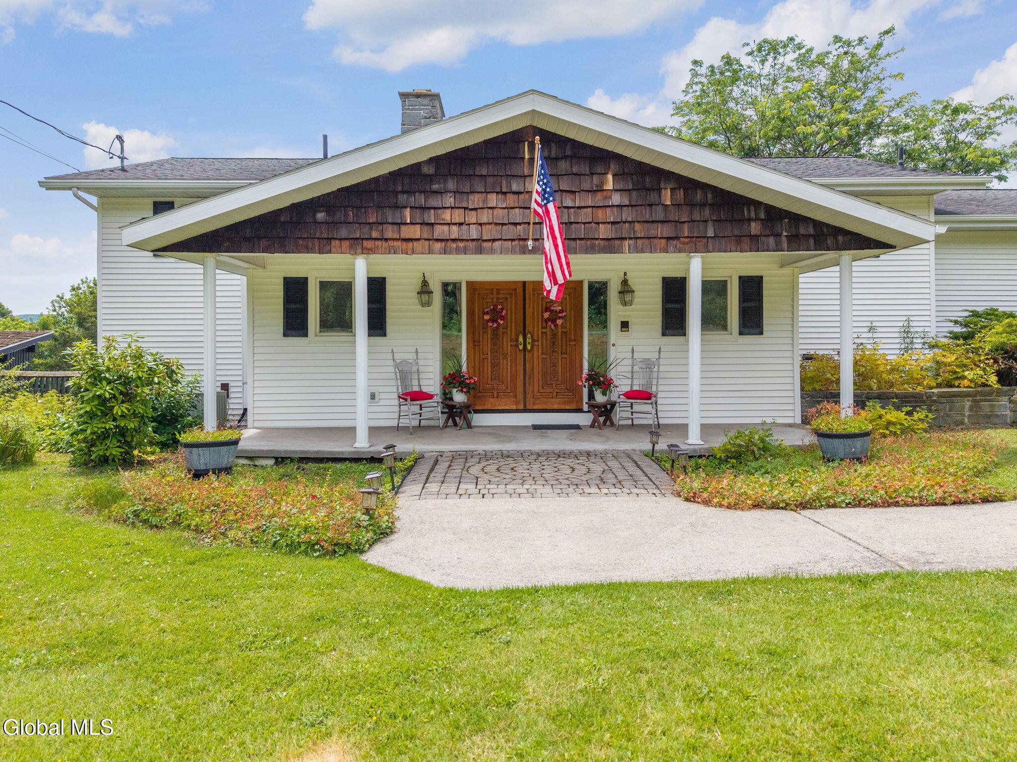 Image 3: 4-566MyersRd_04