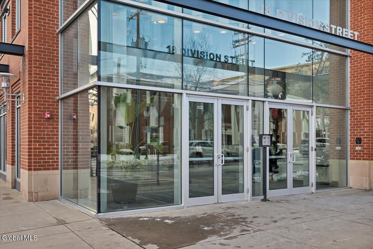 Image 2: 2) 66099-693da4624ac41