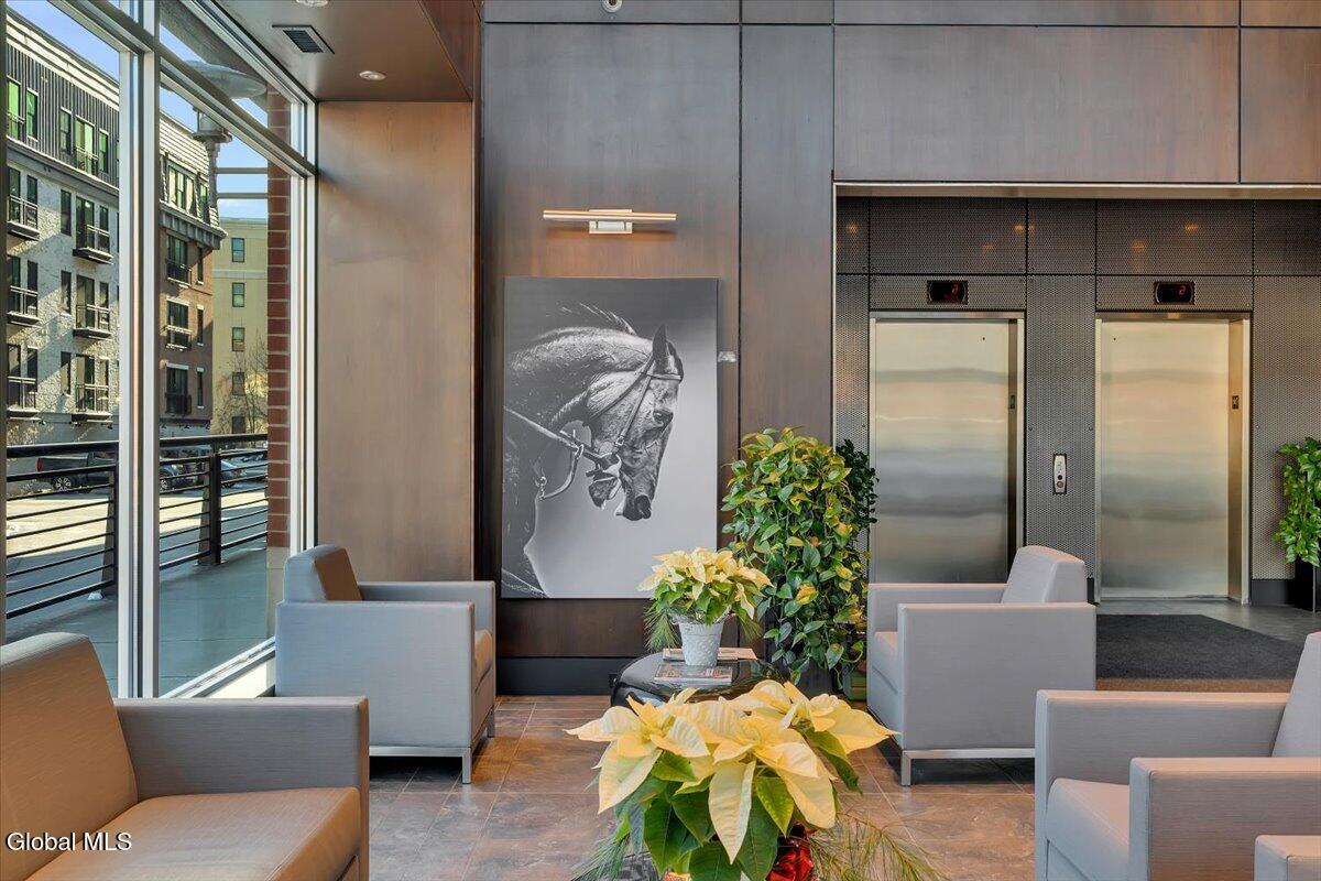 Image 4: 4) 66099-693da4624c1da