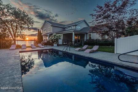 2 Leeward Lane