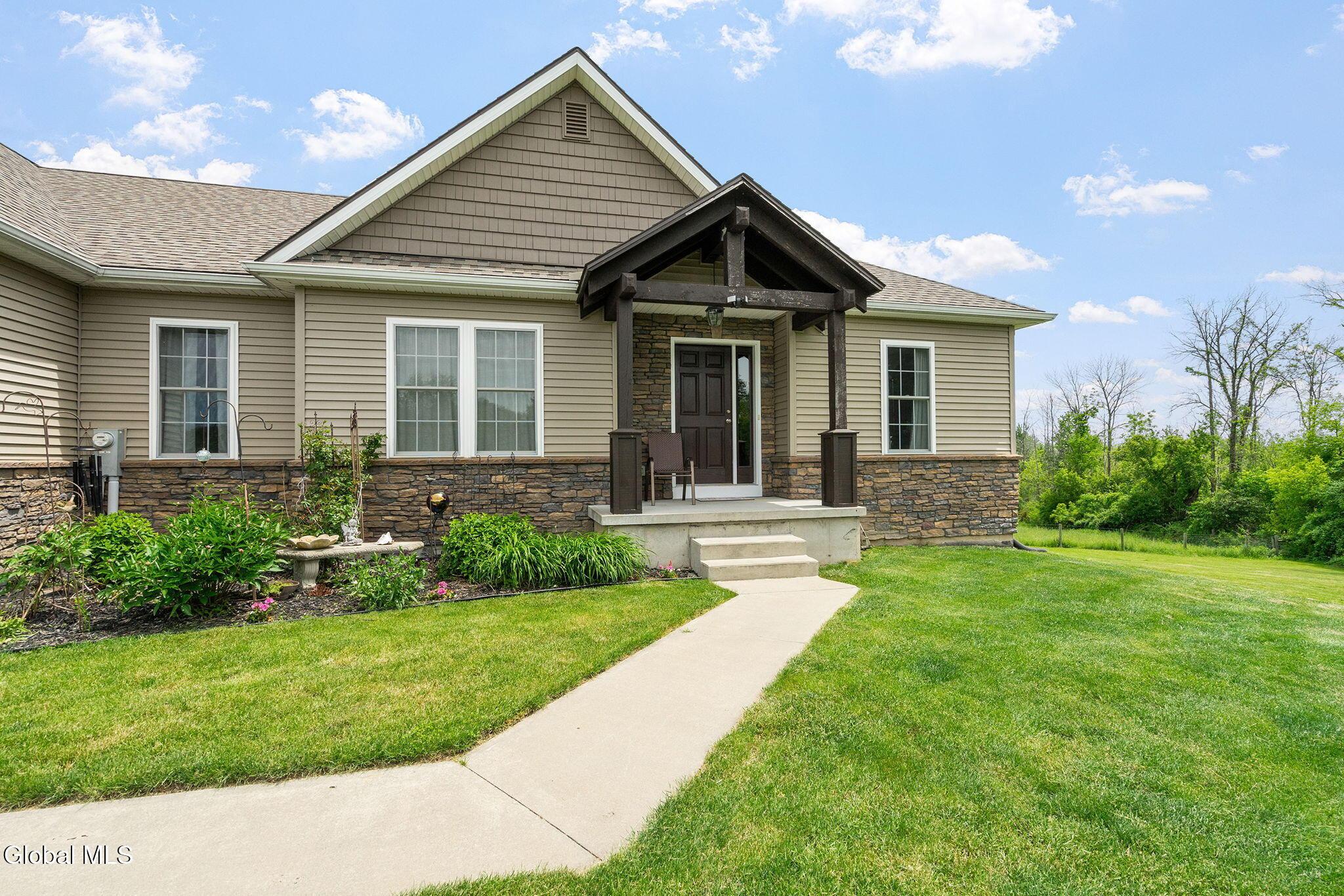 Image 3: 4-web-or-mls-928-saratoga-rd