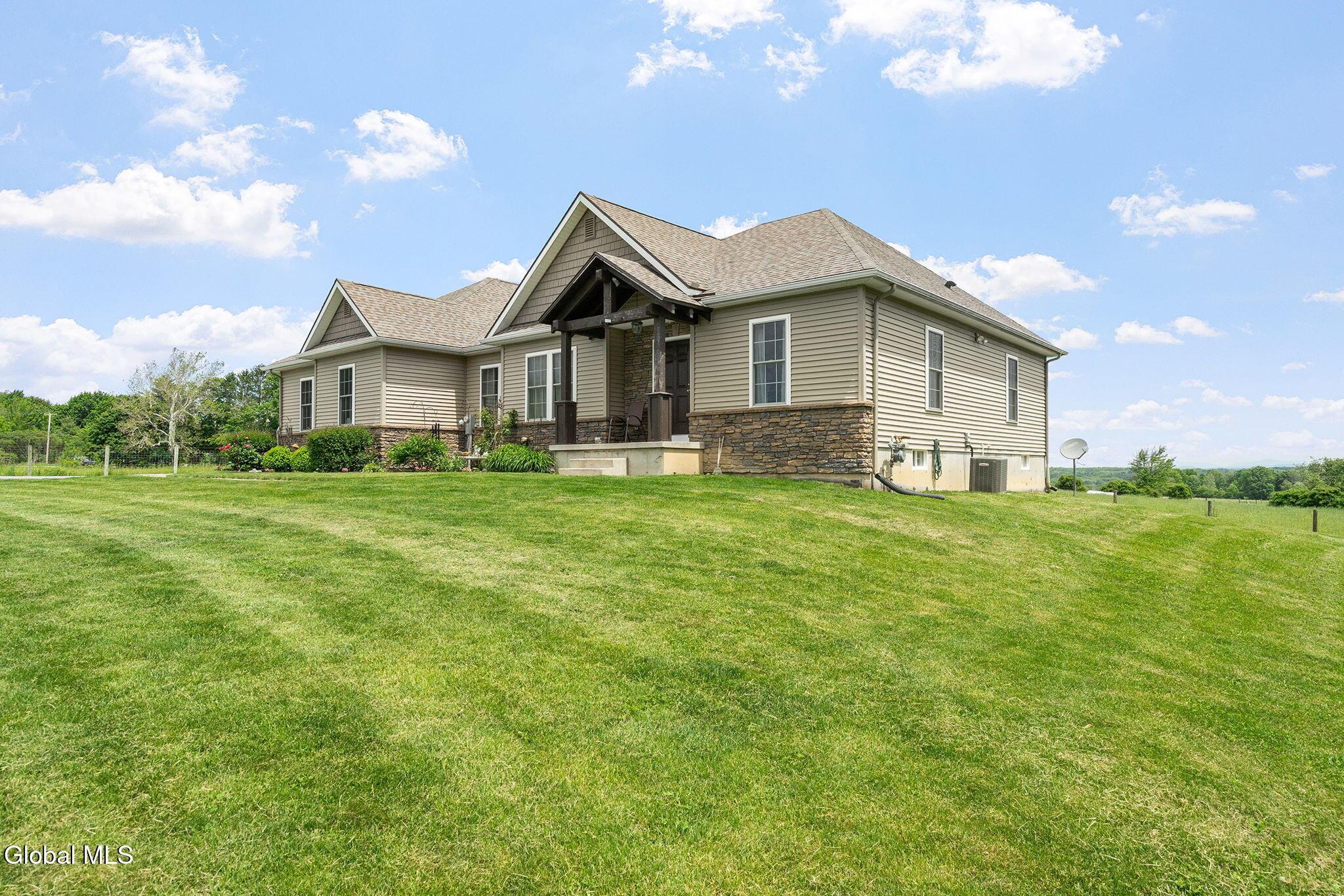 Image 4: 13-web-or-mls-928-saratoga-rd