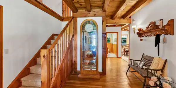Image 3: 82-web-or-mls-DSC01990