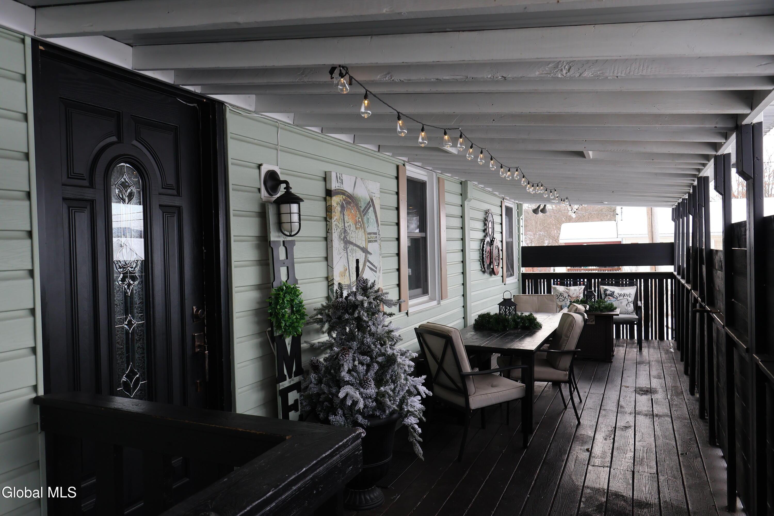 Image 3: Palangi Porch