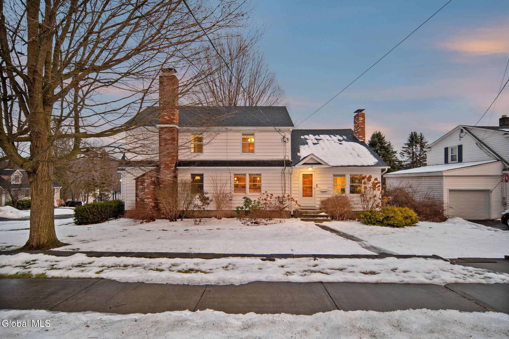 Image 2: 1-110Madison_Twilight_01