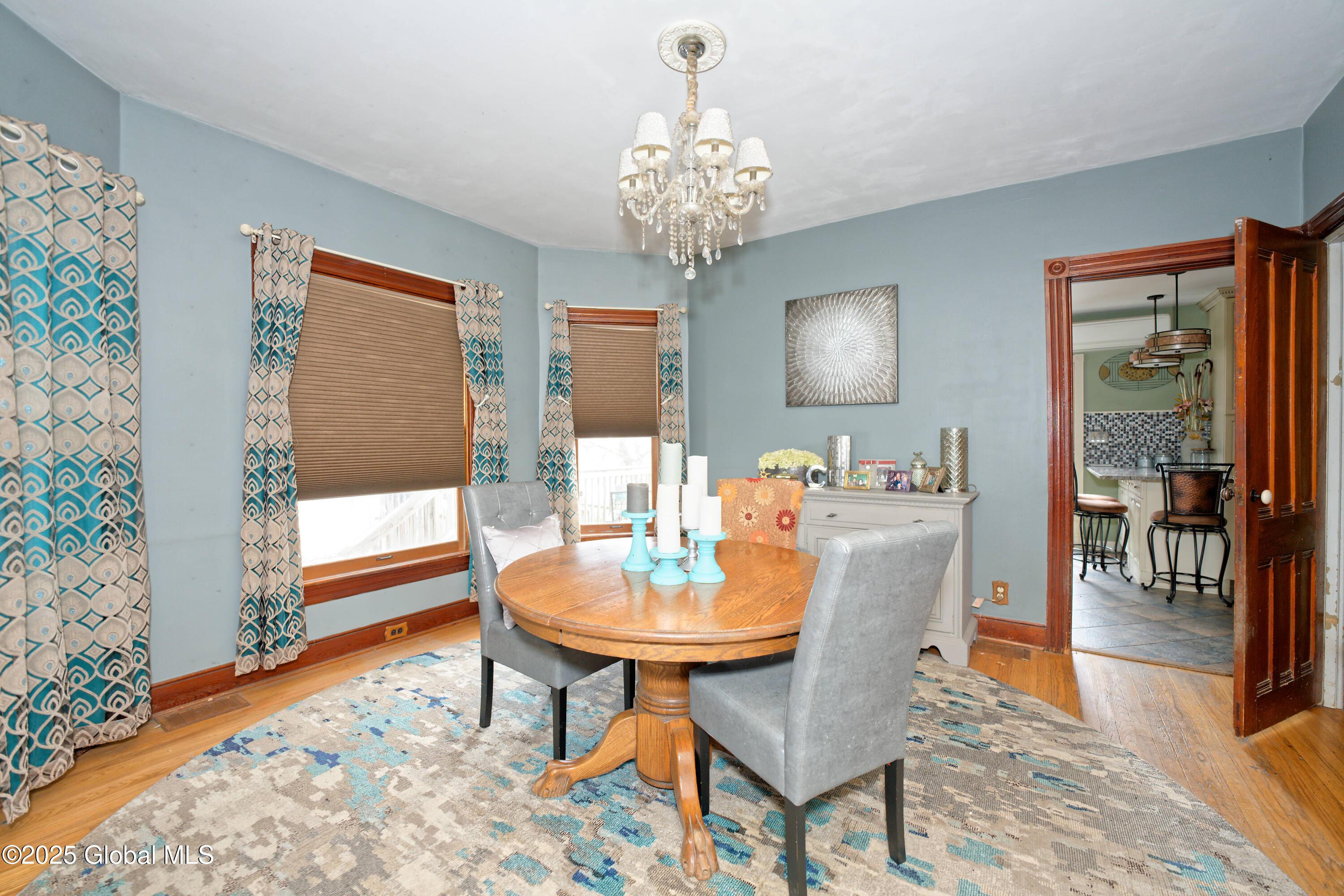 Image 4: 2 Diningroom 2