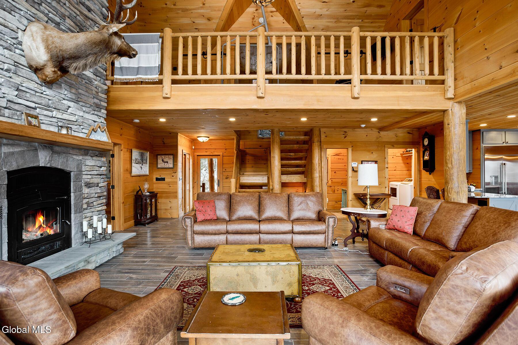 Image 3: 7532 Route 23A - Hunter - 2