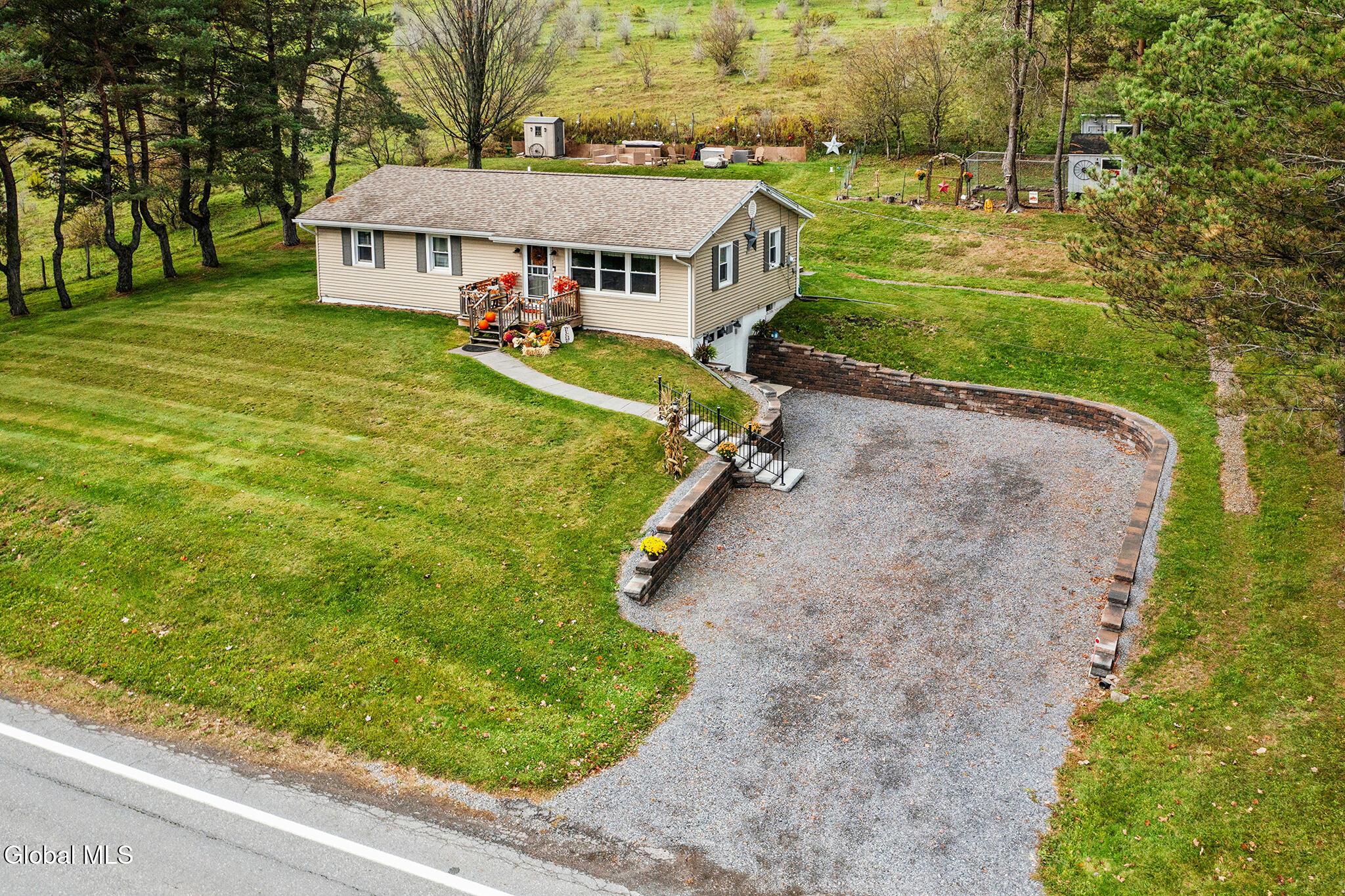 Image 1: FS_LT_101525_0044