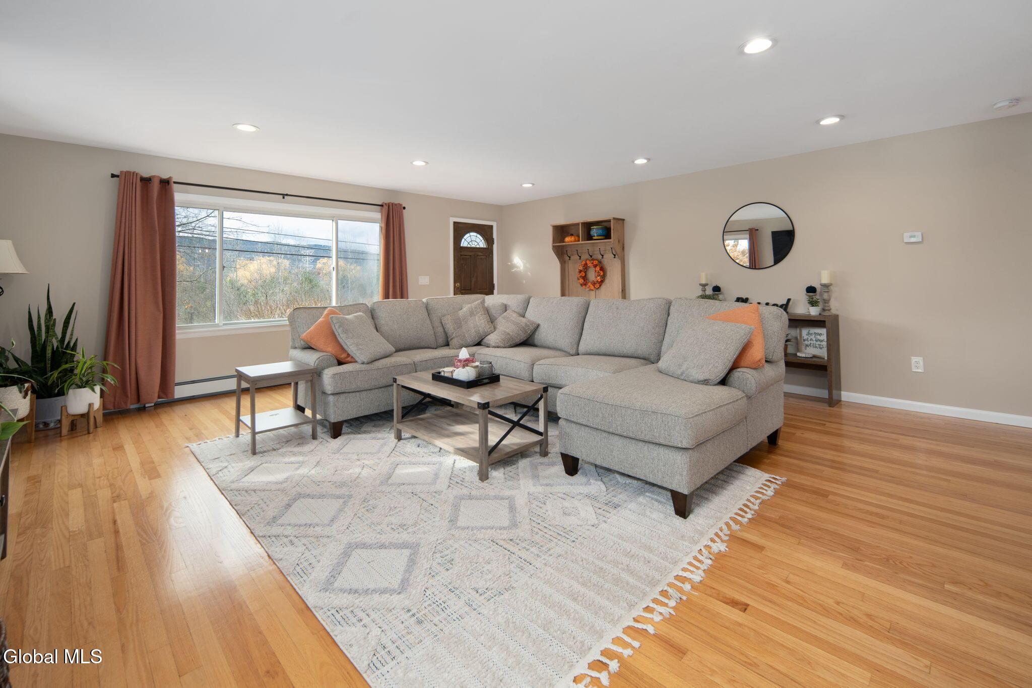 Image 2: 8-152CrowRidgeRd_08