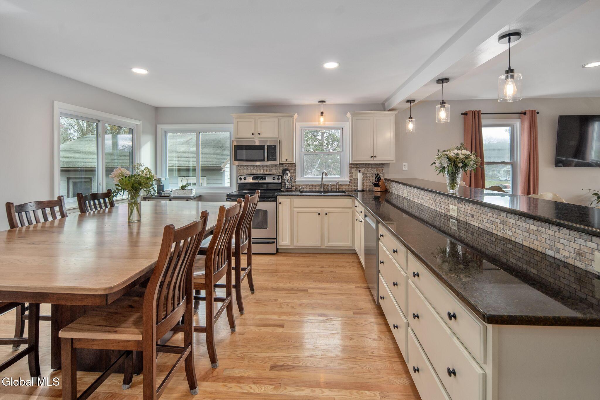 Image 3: 11-152CrowRidgeRd_11