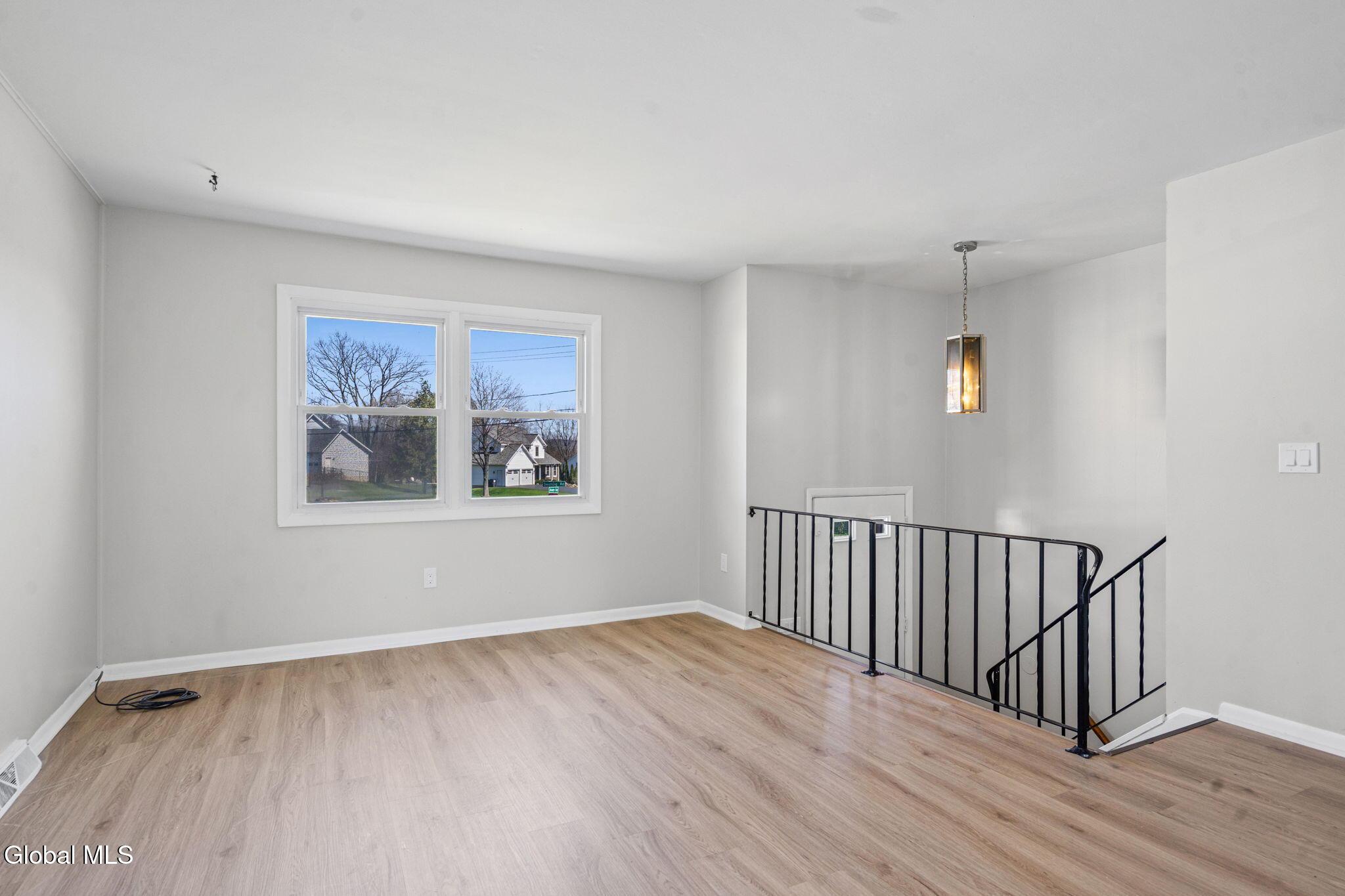 Image 2: 27-web-or-mls-2-avery-ave