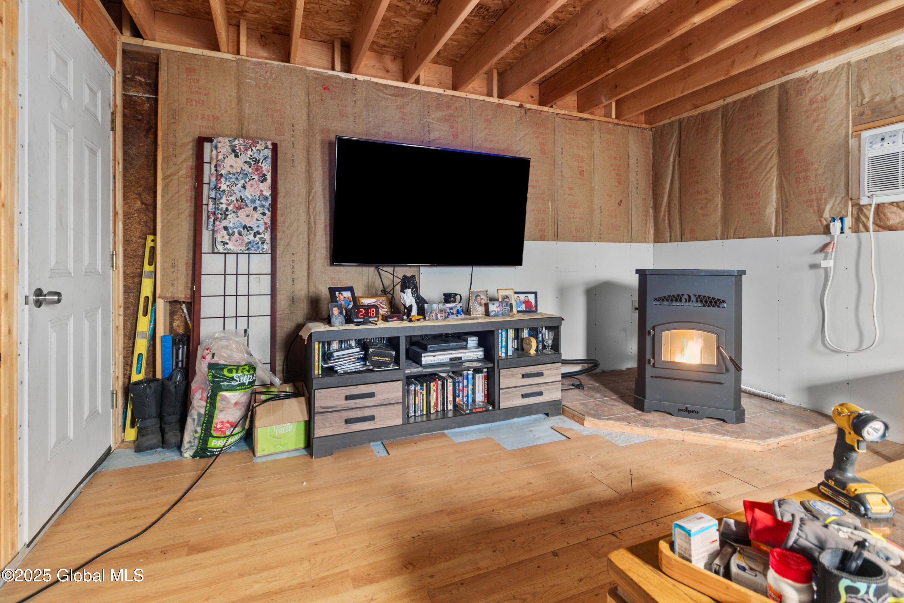 Image 4: Livingroom 3