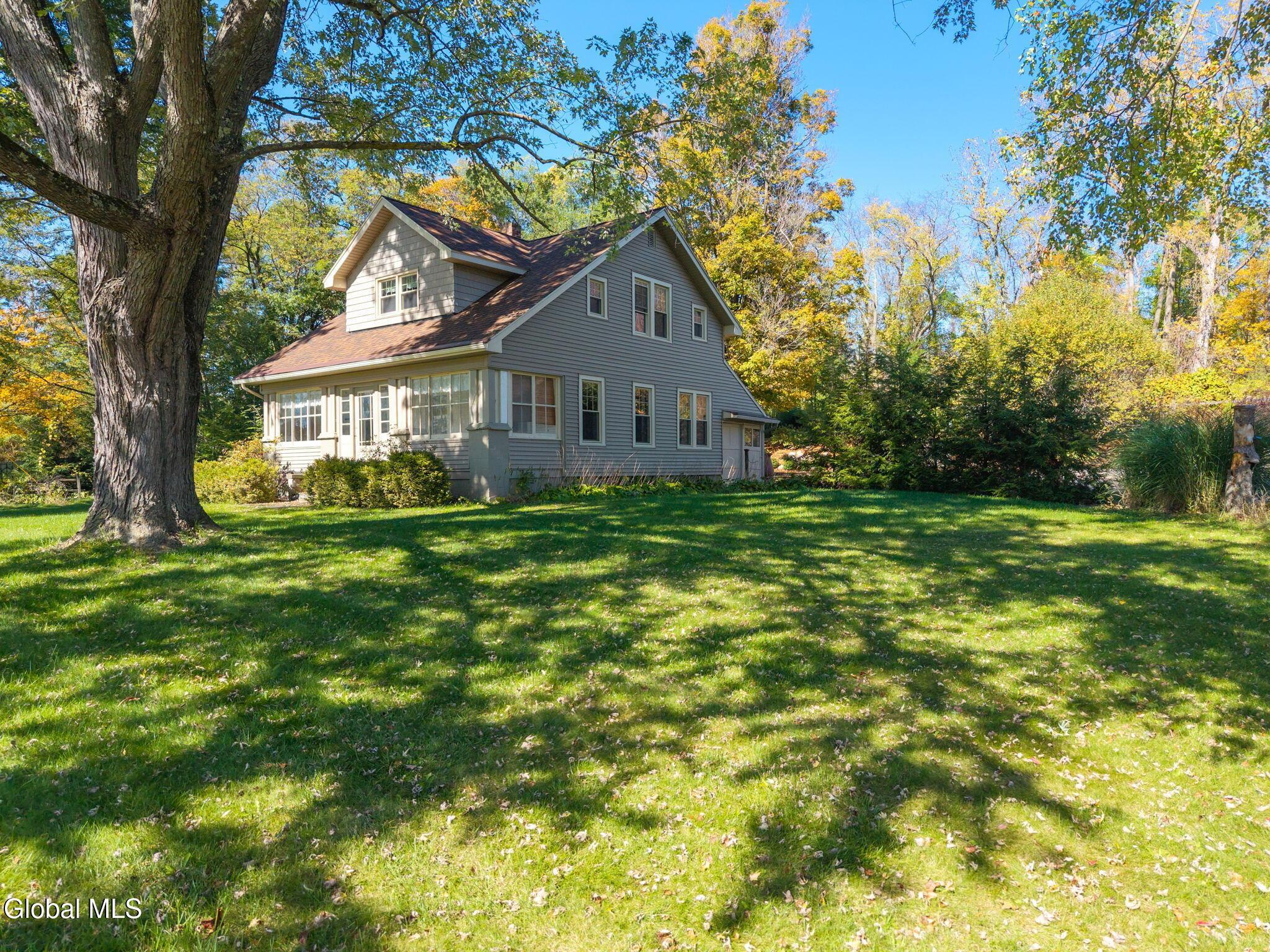 Image 2: 82-149NY443_new_06