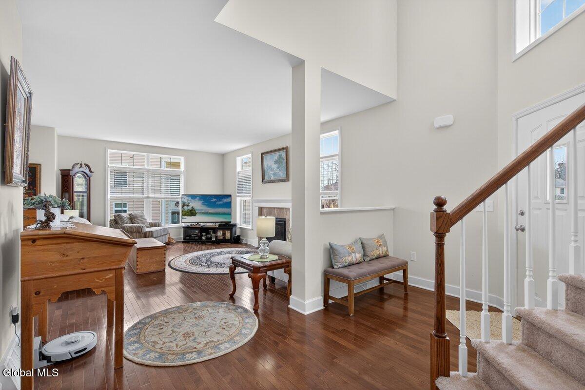 Image 4: 1 ORDELIA -2