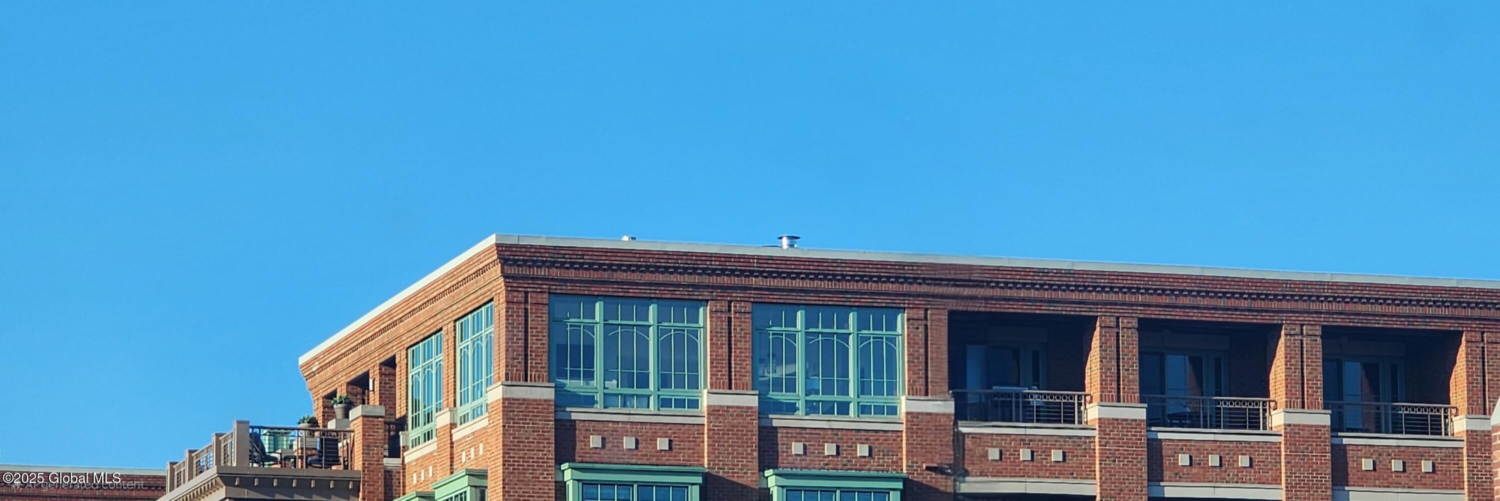 Image 3: 01 Penthouse South East Corner