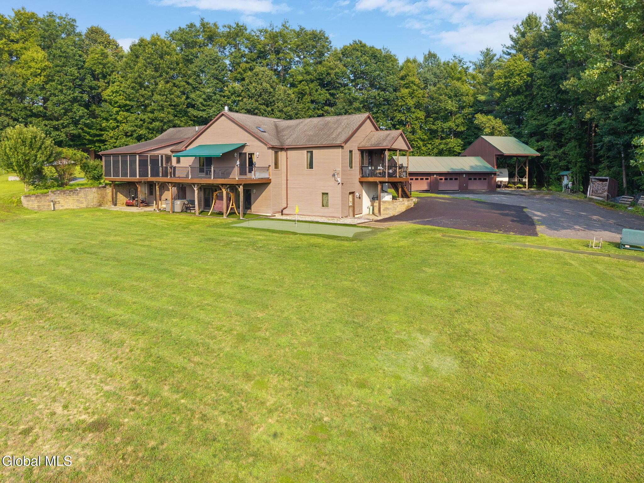 Image 2: 2-942MurrayRd_02