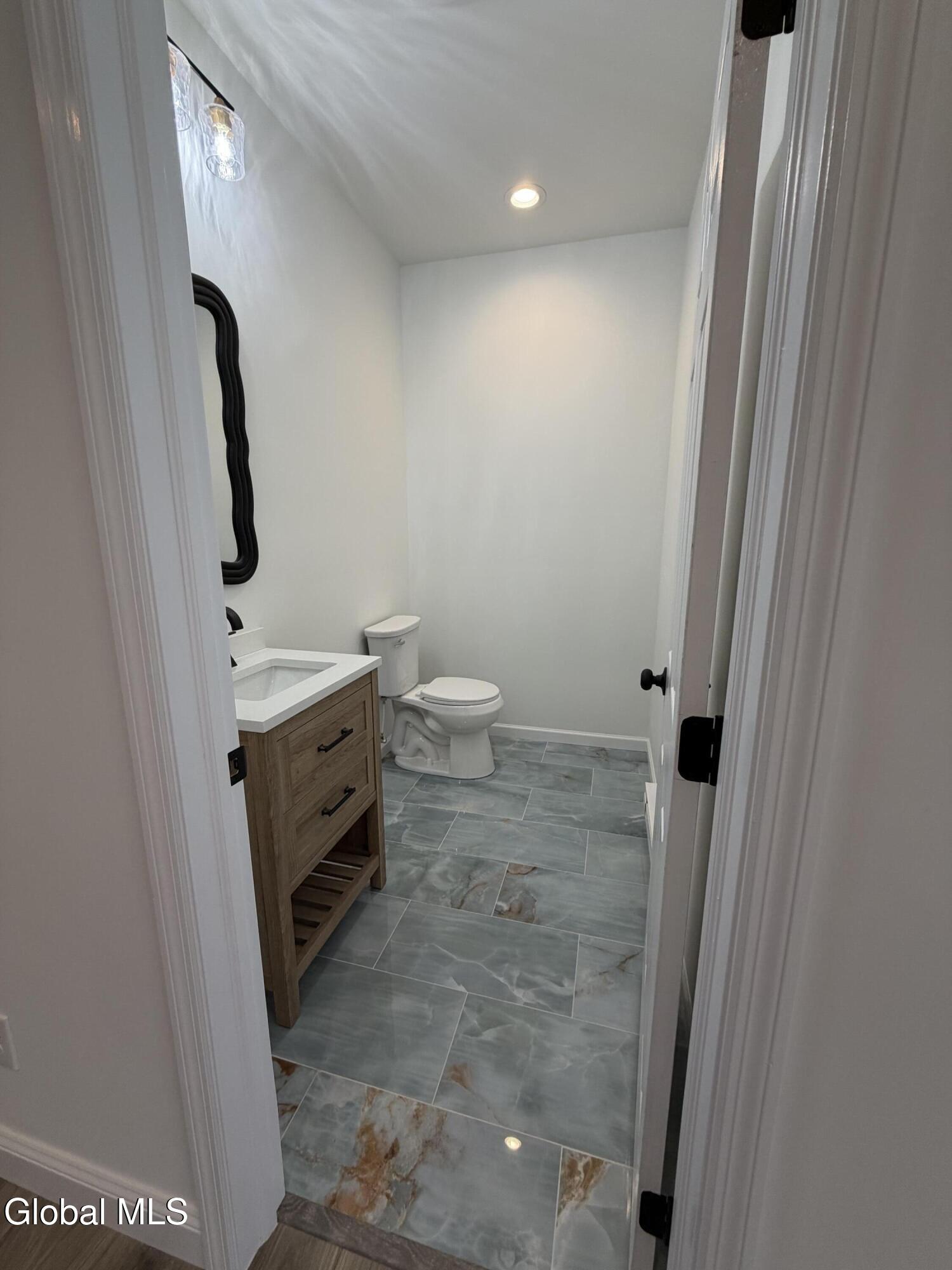 Image 4: 5