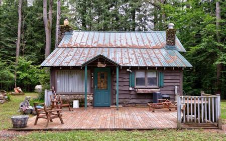33 Chuckwagon Drive