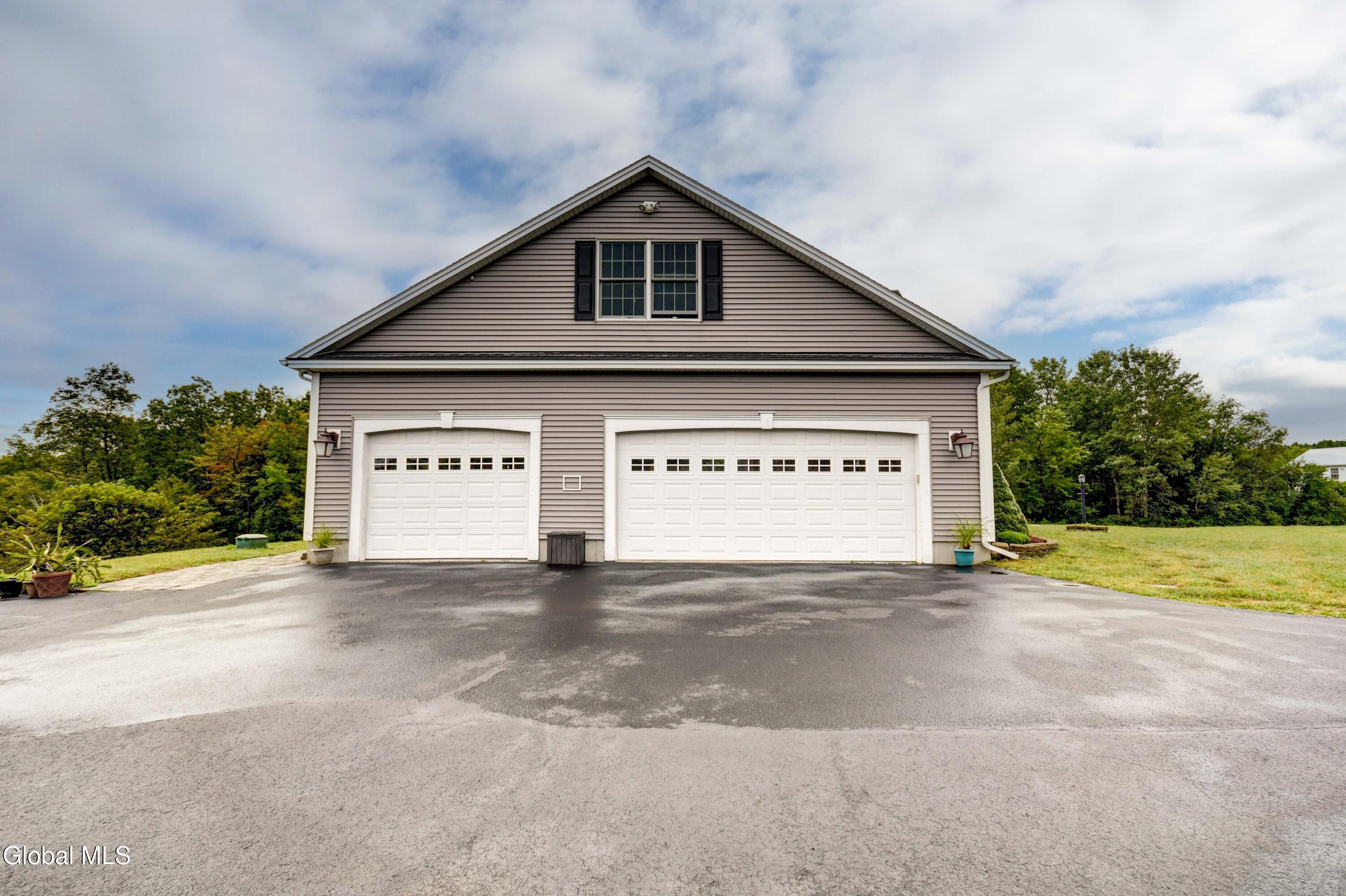 Image 4: 2958 New Scotland Rd-1