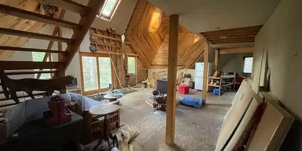 Image 3: interior