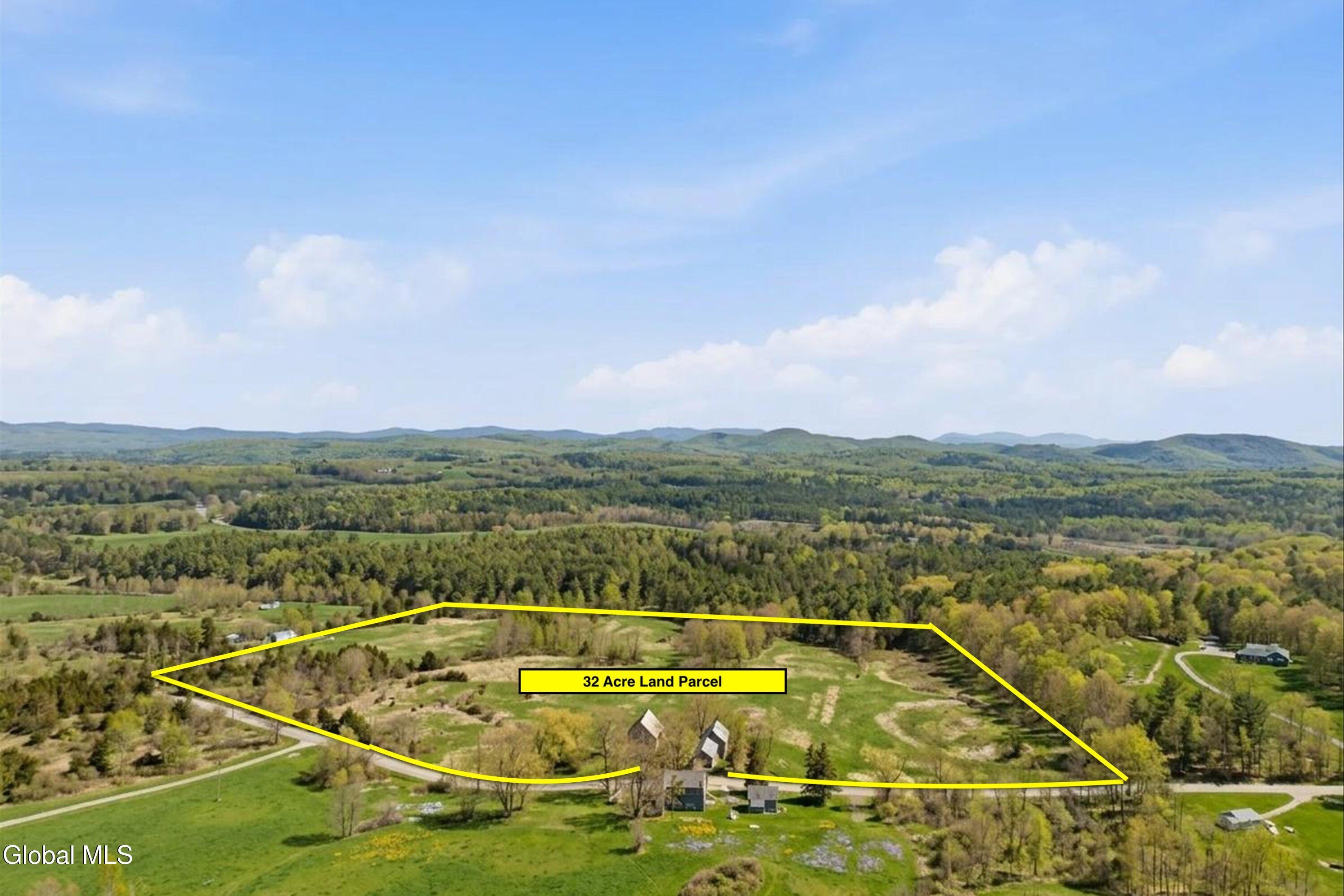 Image 3: 32 acre land