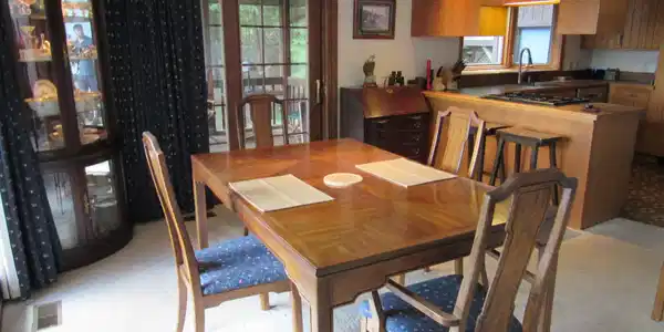Image 4: Dining Room
