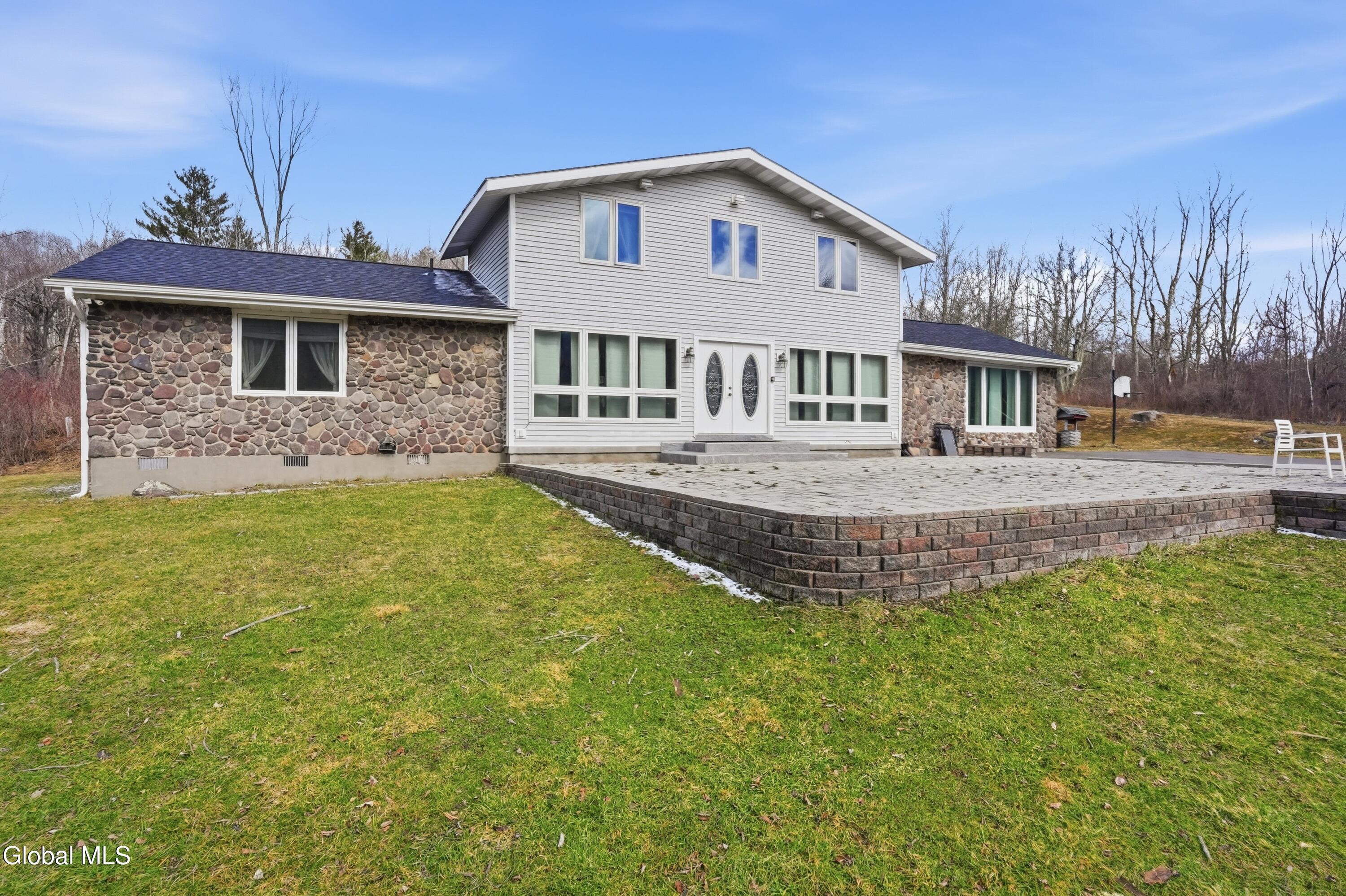 Image 3: 7_landrum_media_042