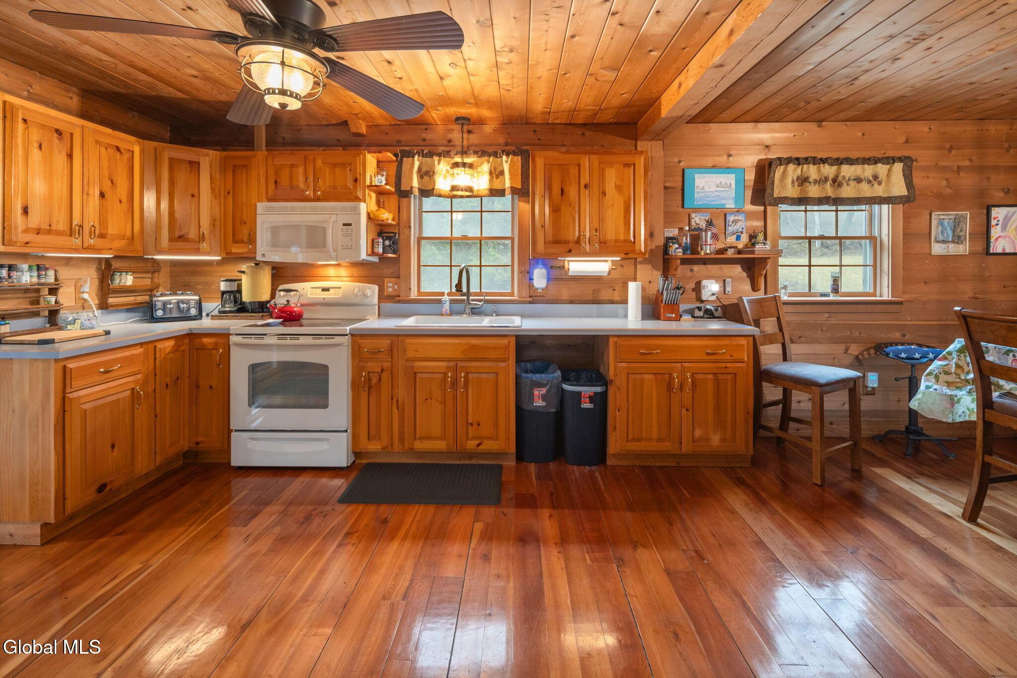 Image 4: 7-260KniskernRd_07