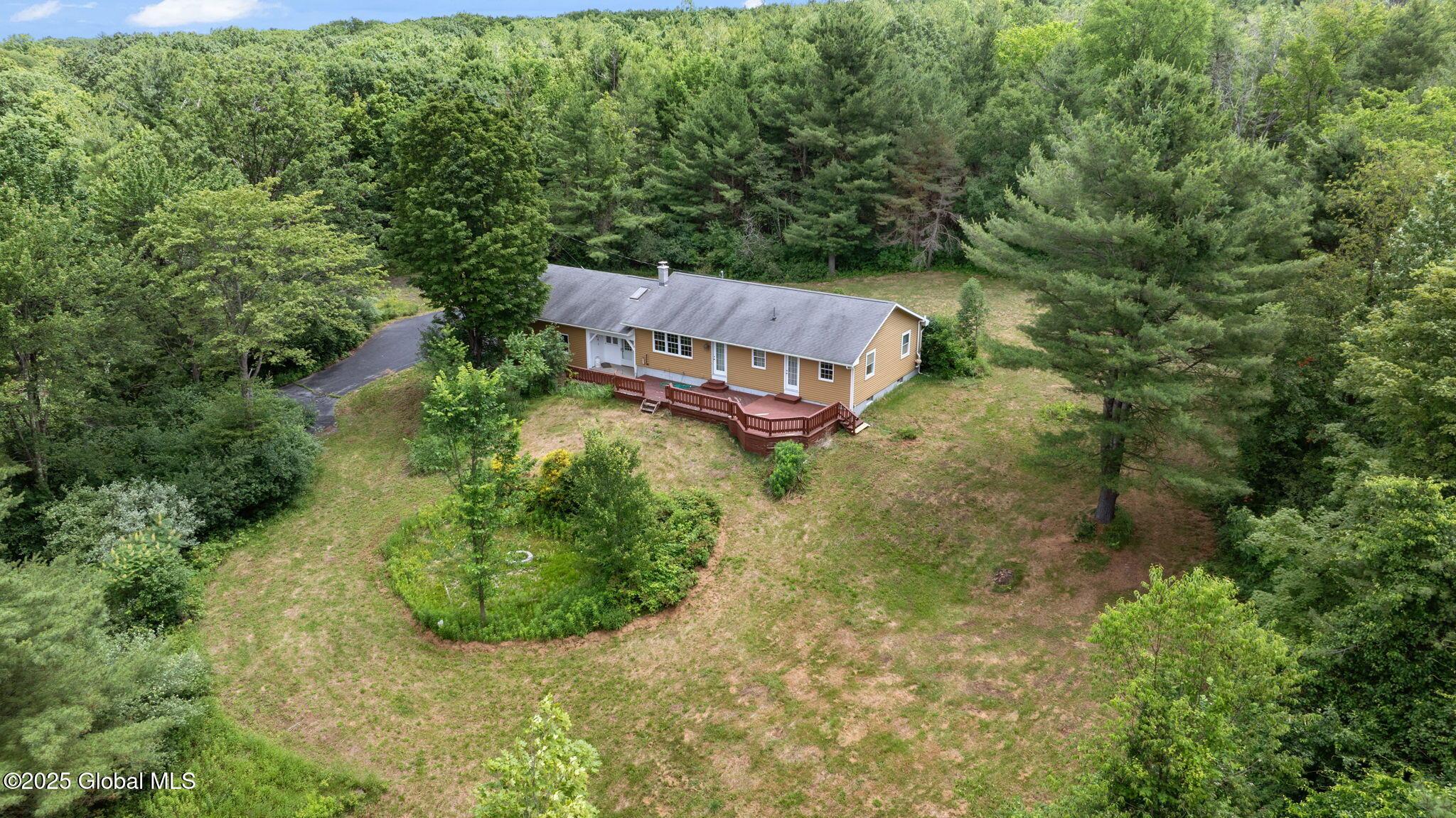 Image 3: 62-web-or-mls-1927-berne-altamont-rd