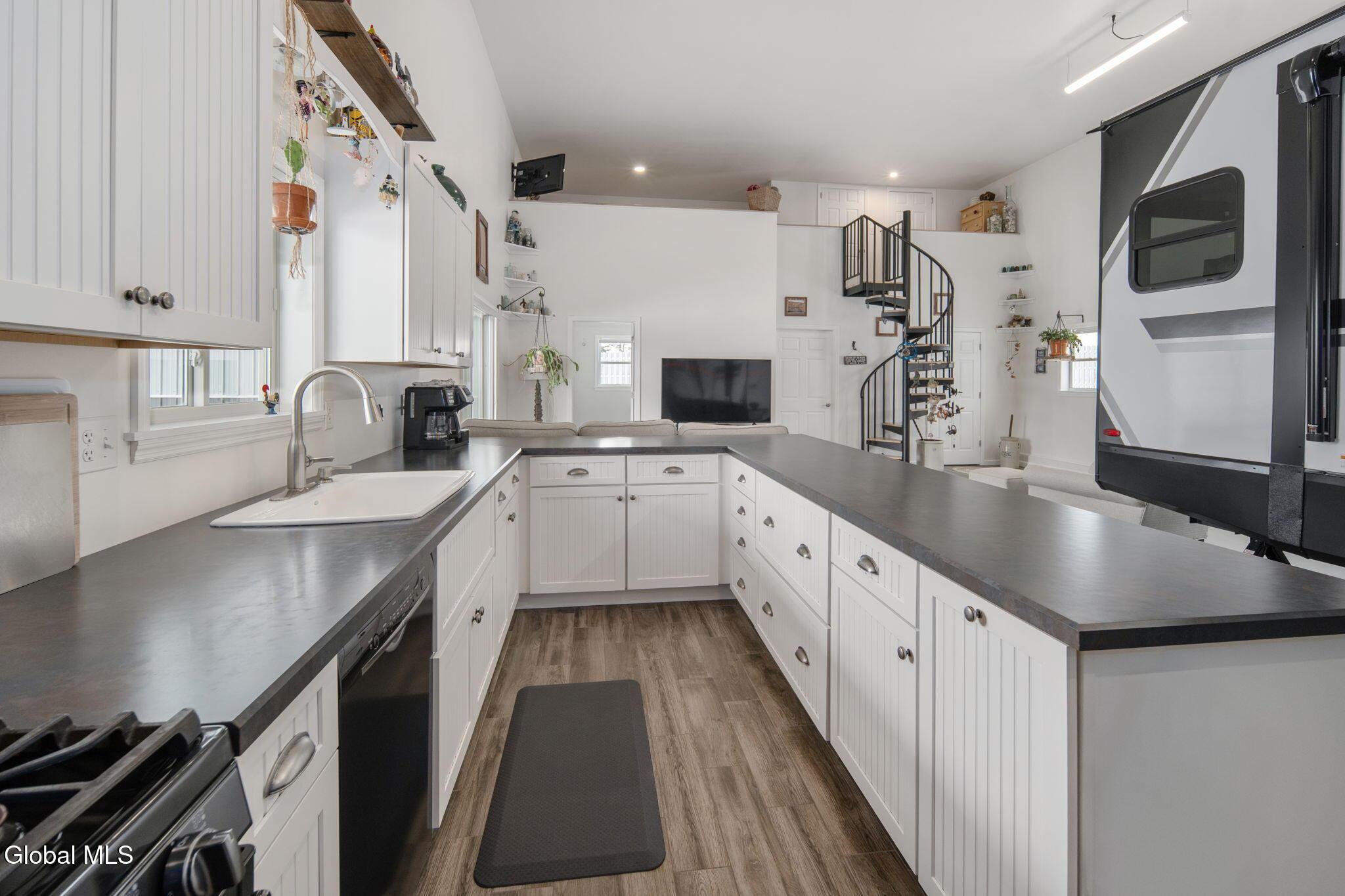 Image 4: 12-1232BartonHillRd_12