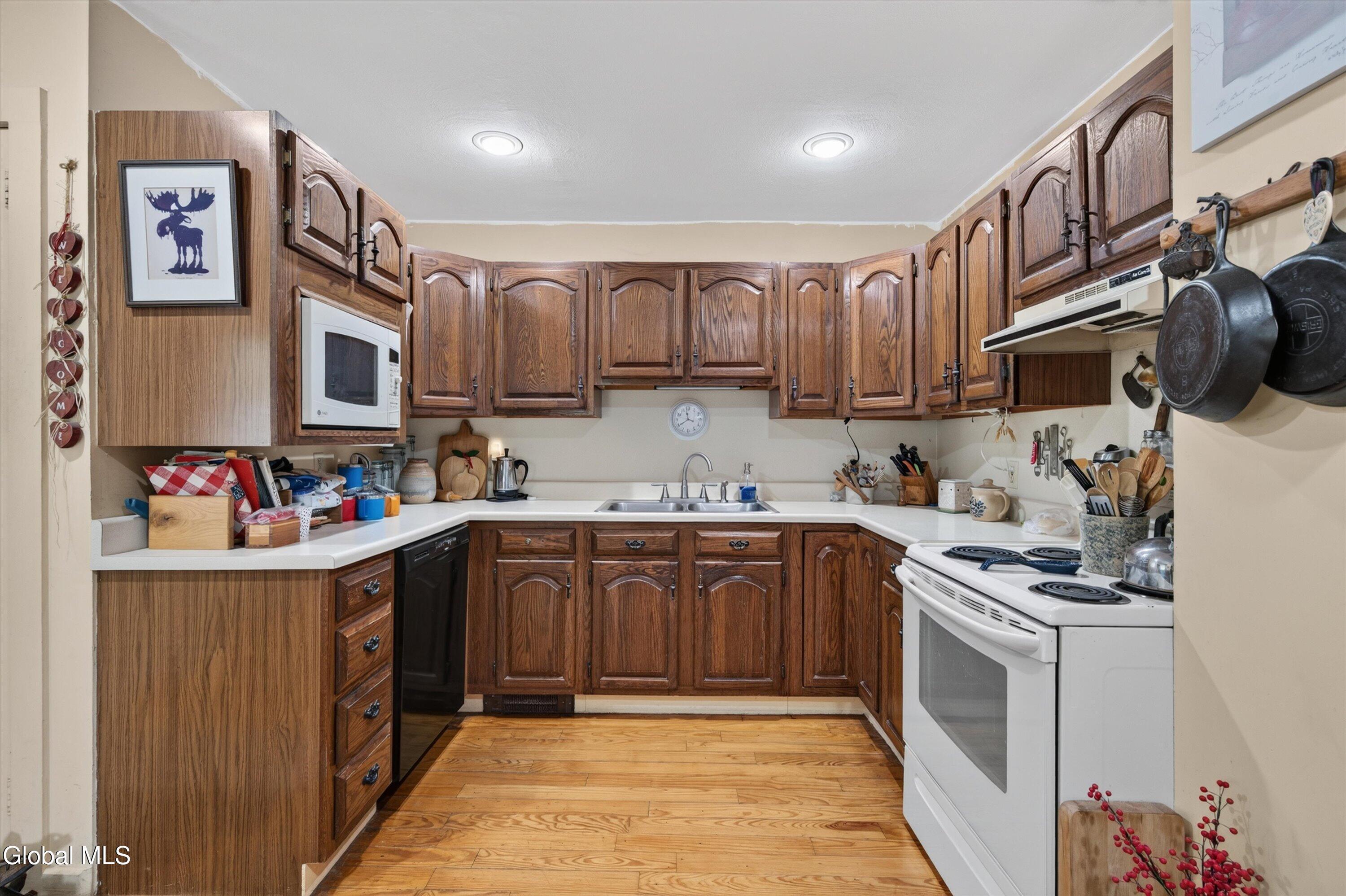 Image 4: 04-129 Camden Valley Rd-04