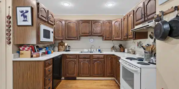 Image 4: 04-129 Camden Valley Rd-04