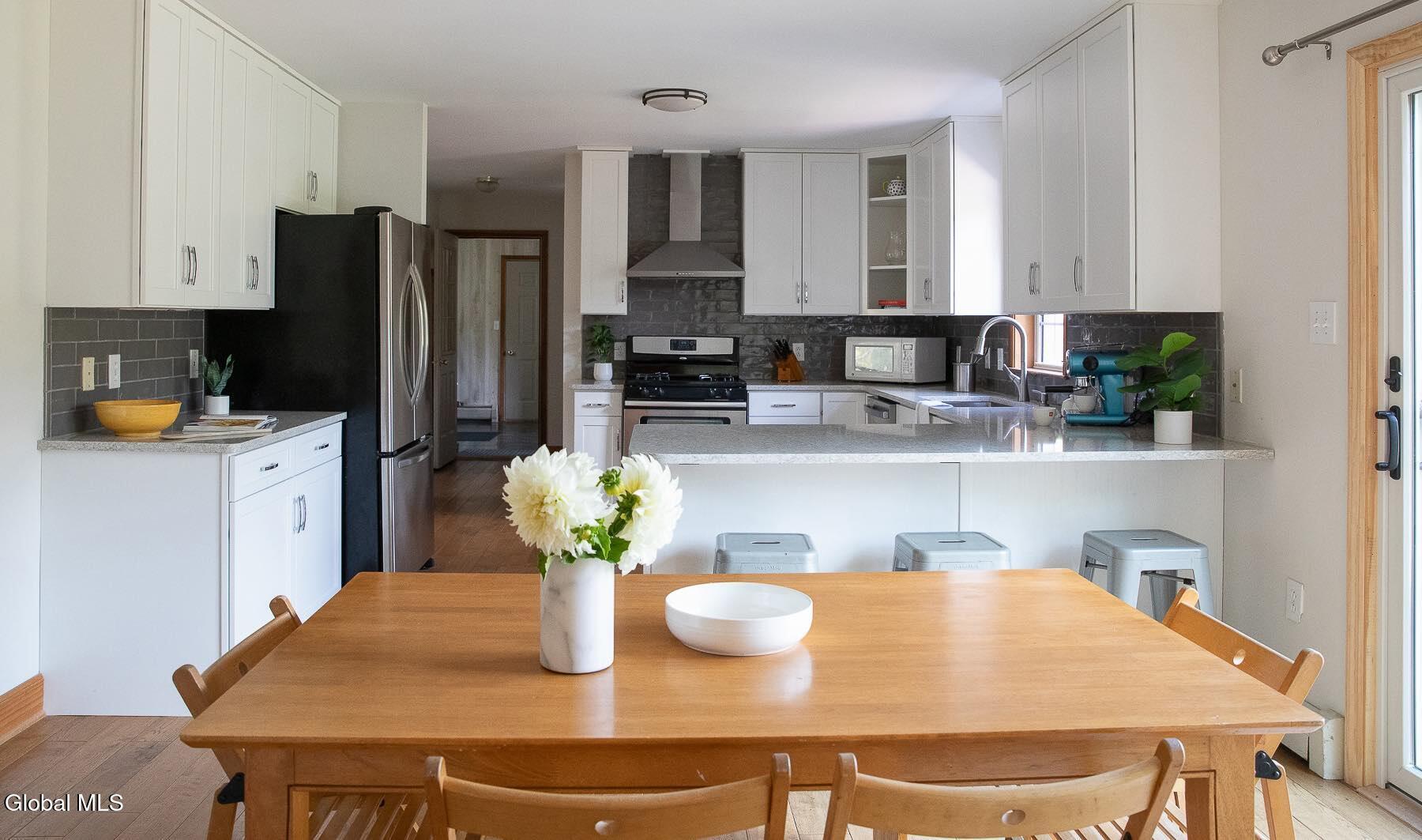 Image 2: Copy of 1B Int Kitchen edit