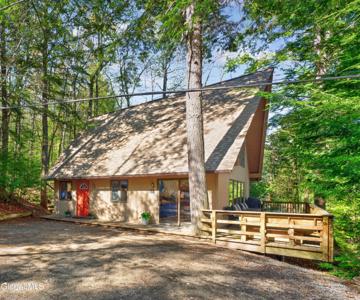 55 Lakeview Drive