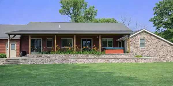 Image 4: Parrish.3