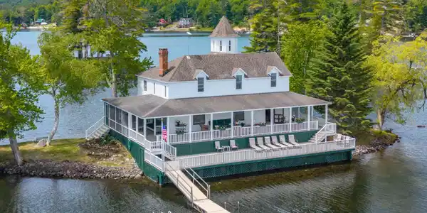 Image 4: Cropped - Island House (1)